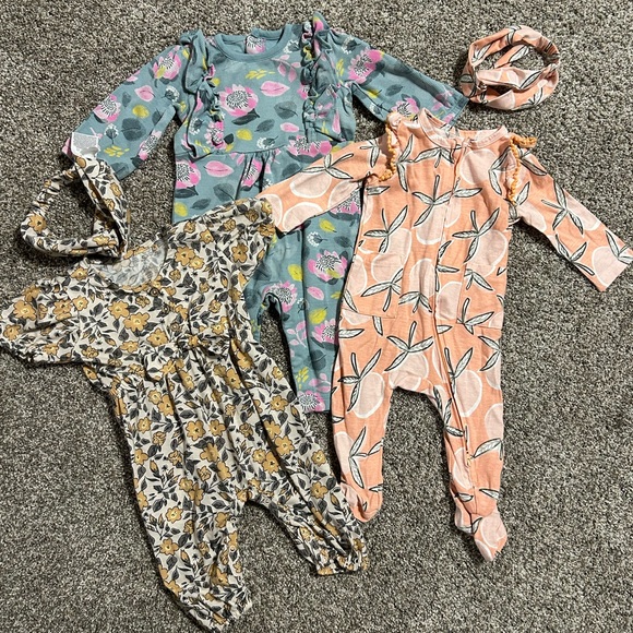 Bundle/Lot of Baby Footies and Coverall Outfits - EUC - 3-6 month - Picture 2 of 16